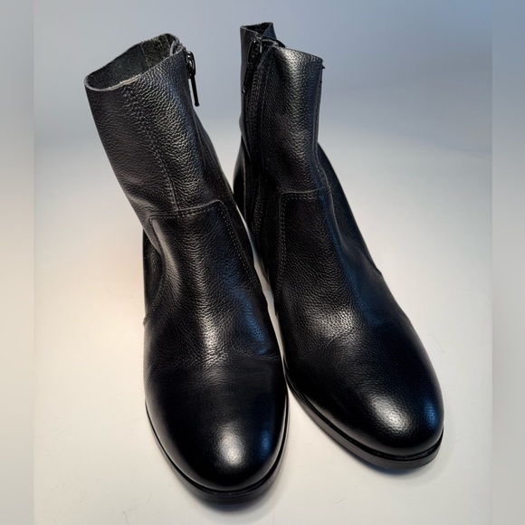 Diba Black Leather Ankle Booties - Picture 5 of 7